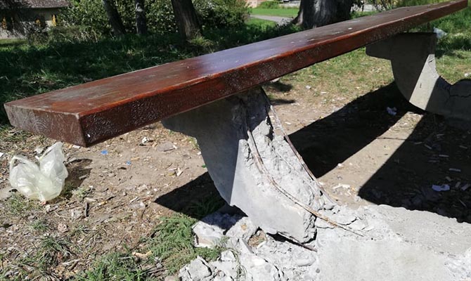 Törtek, zúztak amit csak értek